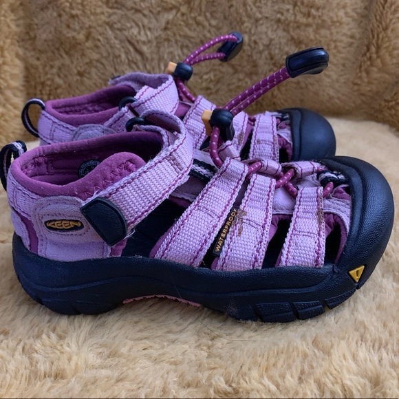 Keen Newport H2 Waterproof Hiking Sandals Kid’s Size 9